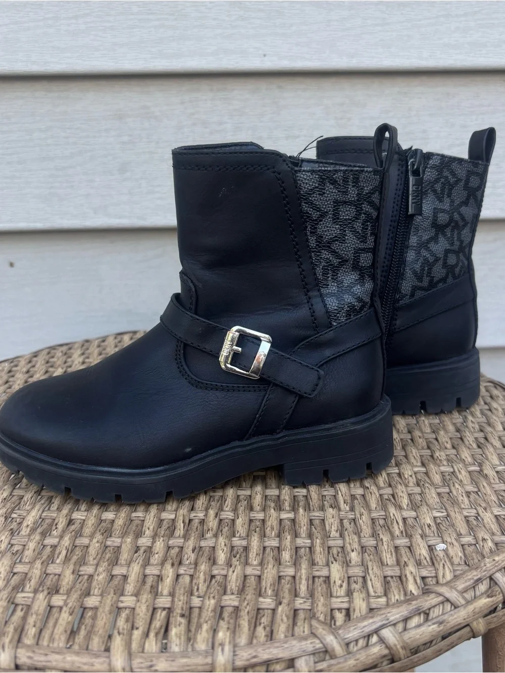 DKNY Girls Black Moto Combat Ankle Boots Side-Zip Buckle Size: Kids / Youth 12